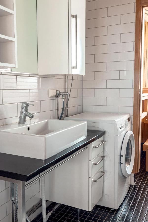 2Ndhomes Stylish 1Br Home With Balcony And Sauna In Kamppi Center Хельсинки Экстерьер фото